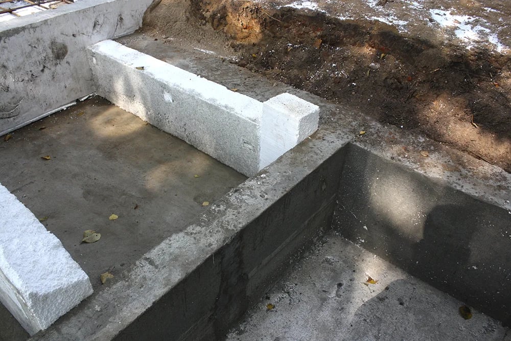 Строительство искусственного водоема в стиле Лофт