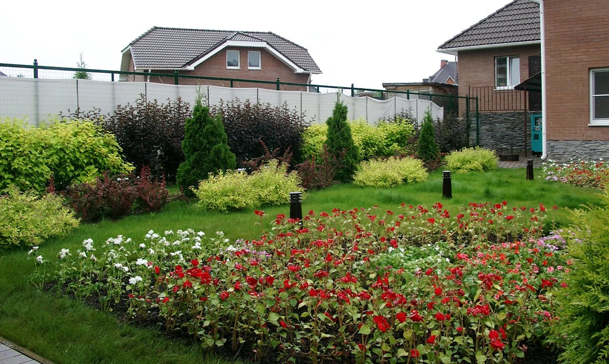 Уход за цветниками и клумбами